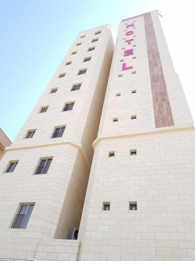 เมจิก สวีท อัล มาบูลา Hotel Kuwait City ภายนอก รูปภาพ